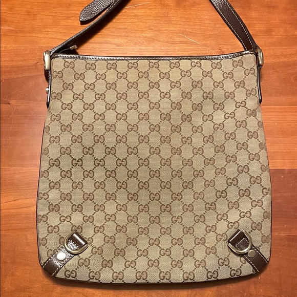 Gucci Abbey Crossbody Bag - Picture 6 of 16